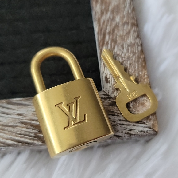🔐Louis Vuitton 1 Lock & 1 Key Set #301🔐 - Picture 1 of 6